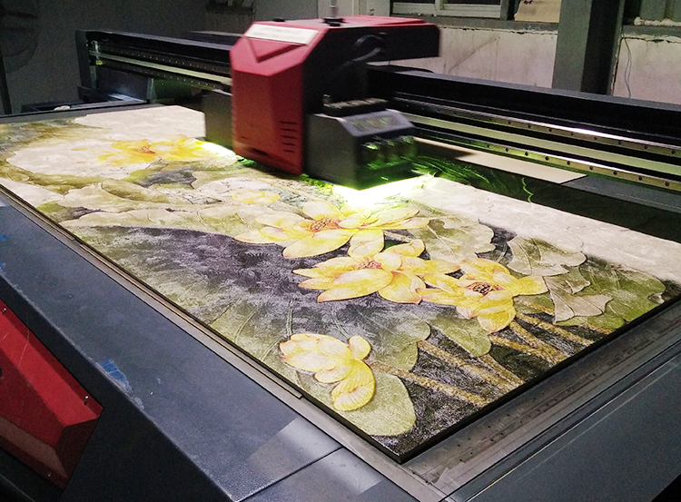 選購UV打印機(jī)哪家好？看以下幾點(diǎn)標(biāo)準(zhǔn)！